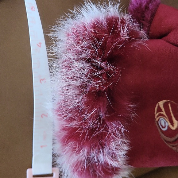 Northwest Spirit Red Mittens with Fur Trim - Picture 5 of 7